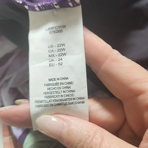 NWT LA BLANCA 22W one piece swimsuit purple with floral print - Picture 9 of 11